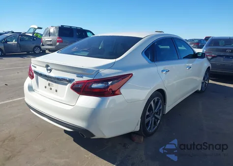 2017 Nissan Altima 2.5 Sr z USA, uszkodzony, nr VIN 1N4AL3AP1HC161563